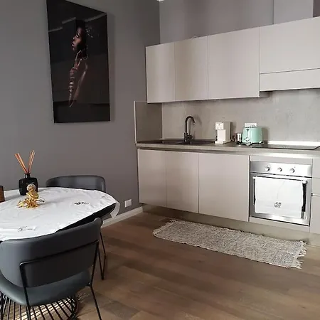 Still Und Stilvoll Im Stadtzentrum * Trieste