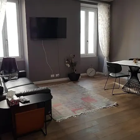 Still Und Stilvoll Im Stadtzentrum アパート *