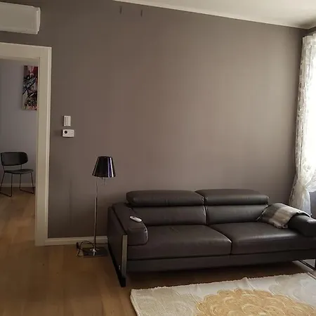 דירה Still Und Stilvoll Im Stadtzentrum טריאסטה