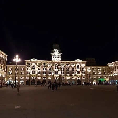 Still Und Stilvoll Im Stadtzentrum Apartamento Trieste